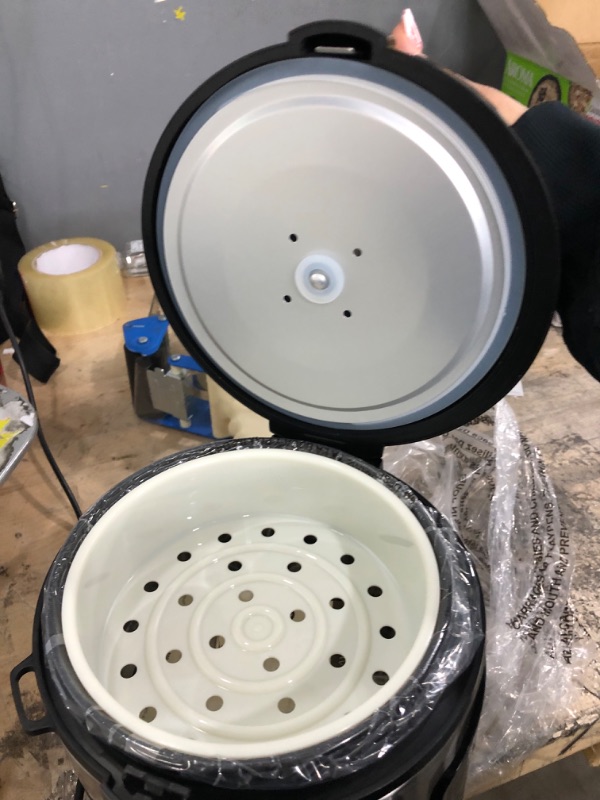 Photo 1 of ***DAMAGED*** Aroma Housewares ARC-914SBD Digital Cool-Touch Rice Grain Cooker and Food Steamer, Stainless, Silver, 4-Cup (Uncooked) / 8-Cup (Cooked) Basic