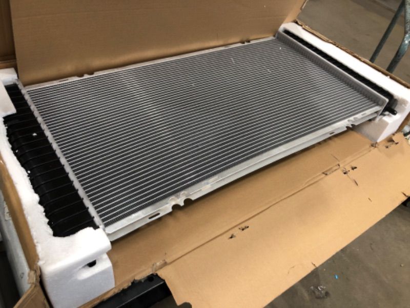 Photo 2 of DWVO 34'' Core Radiator Compatible Compatible with Chevy Silverado Suburban GMC Yukon Sierra Tahoe Escalade Hummer H2 4.3L 4.8L 5.3L 6.0L 6.2L V8 DWRD1001