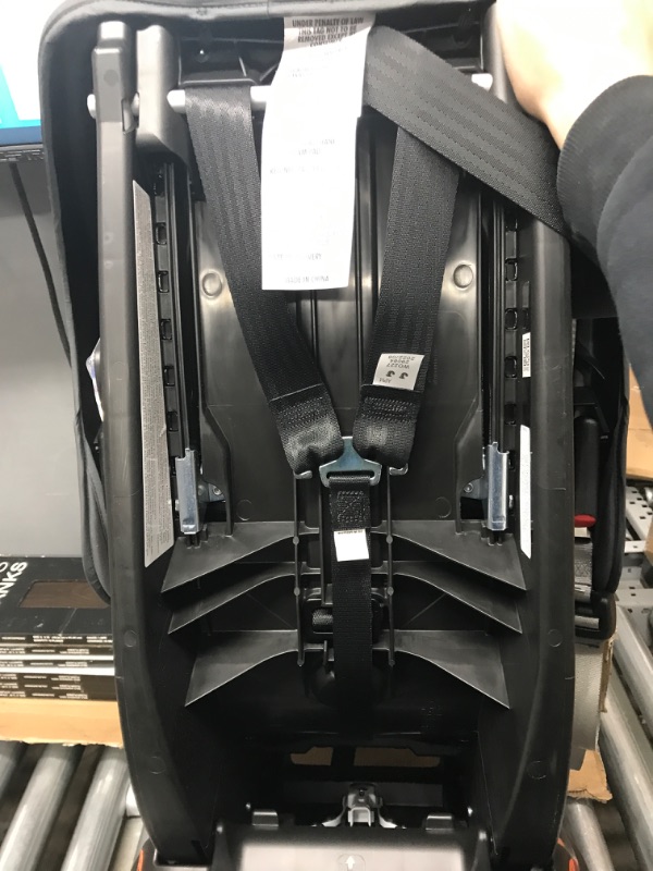 Photo 2 of ***COLOR VARIES, SEE WAREHOUSE PHOTOS*** Graco Extend2Fit Convertible Car Seat, Ride Rear Facing Longer with Extend2Fit, 2-in-1 