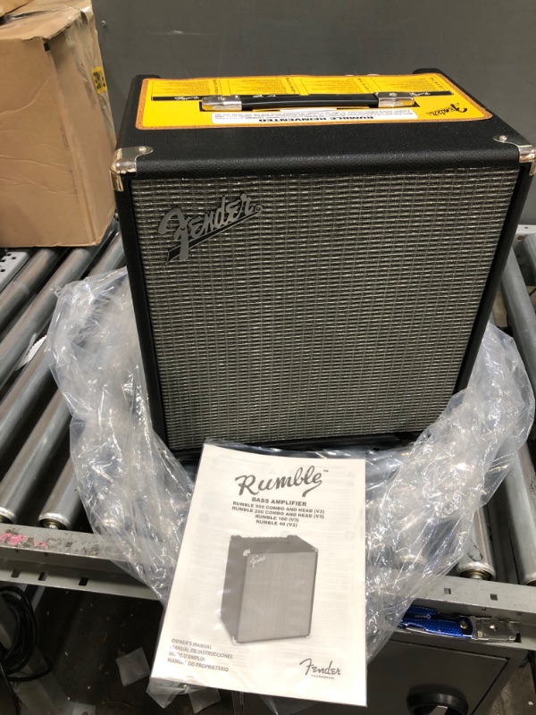 Photo 2 of Fender Rumble 40 V3 Bass Amplifier
