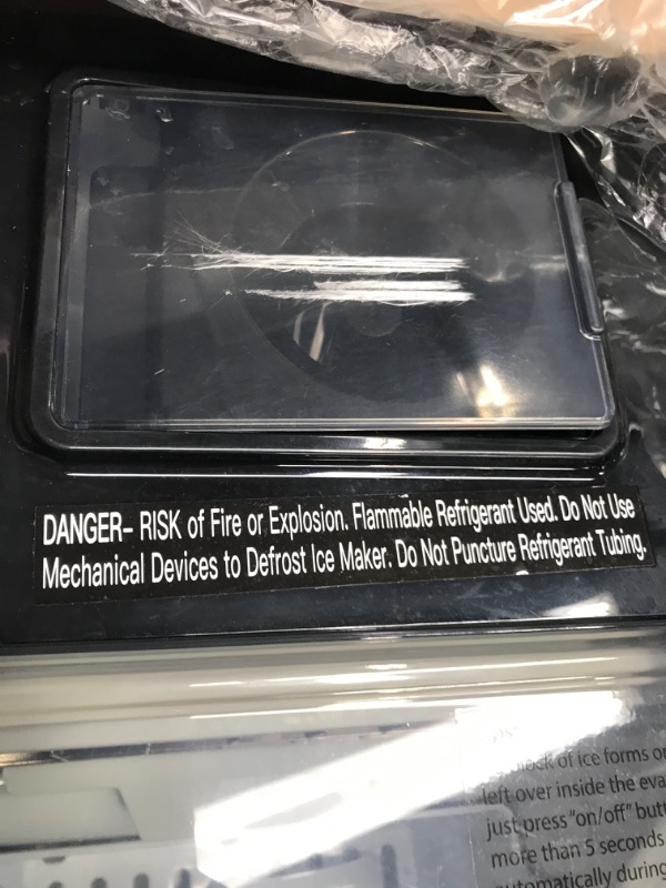 Photo 3 of ***PARTS ONLY***
 Countertop Ice Maker, 45lbs Per Day, 24Pcs Ice Cubes in 13 Min, 2 Ways to Add Water, Auto Self-Cleaning