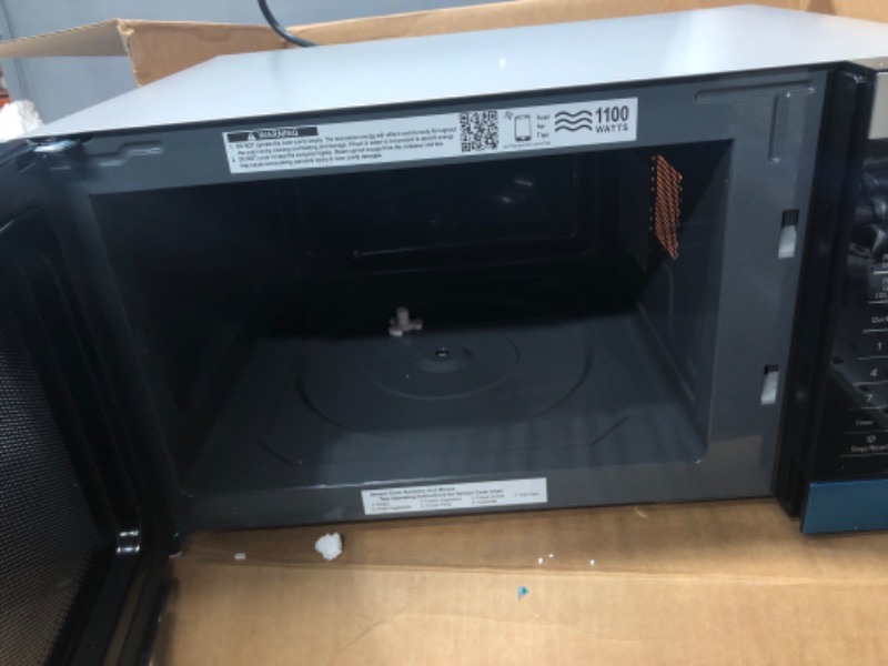 Photo 3 of ***PARTS ONLY*** Panasonic NN-SU66LS 1100W with Genius Sensor Cook and Auto Defrost Countertop Microwave Oven, 1.3 cu ft, Stainless Steel
