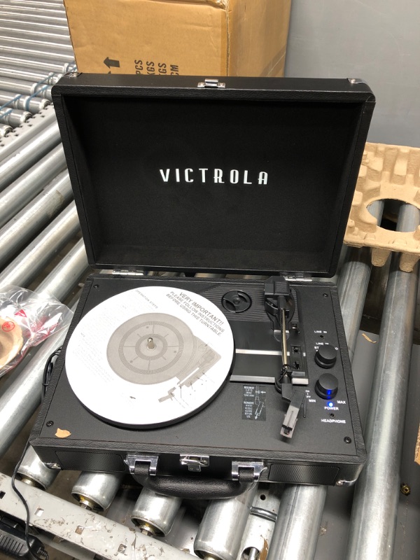 Photo 4 of ***TESTED WORKING SEE NOTES*** Victrola Vintage 3-Speed Bluetooth Portable Suitcase Record Player with Built-in Speakers | Upgraded Turntable Audio Sound| Includes Extra Stylus | Black, Model Number: VSC-550BT-BK, 1SFA