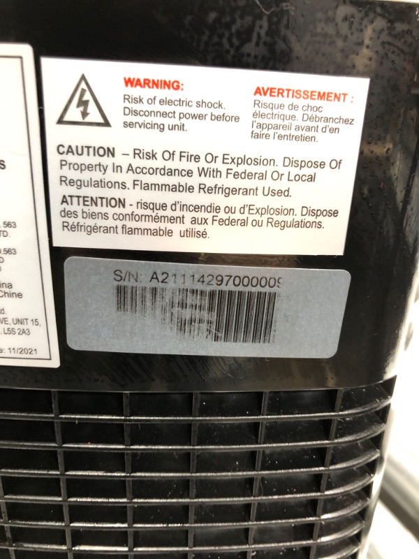Photo 2 of *** POWERS ON *** FRIGIDAIRE EFIC101-BLACK Portable Compact Maker, 26 lb per Day, Ice Making Machine, Black Black Ice Maker