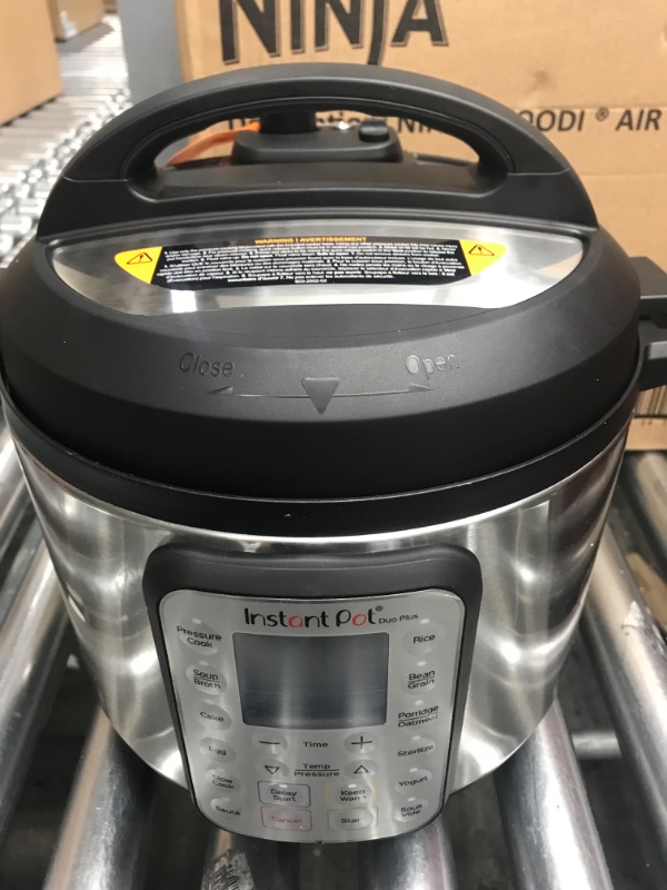 Photo 2 of *** POWERS ON *** Instant Pot Duo Plus 6 qt 9-in-1 Slow Cooker/Pressure Cooker