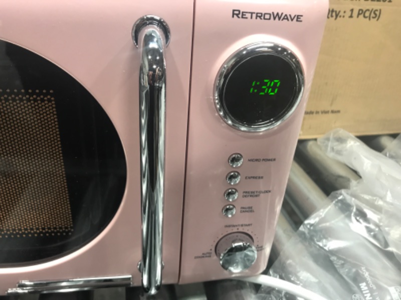 Photo 5 of *** POWERS ON *** Nostalgia Retro Compact Countertop Microwave Oven, 0.7 Cu. Ft. 700-Watts with LED Digital Display, Child Lock, Easy Clean Interior, Pink Pink Microwave