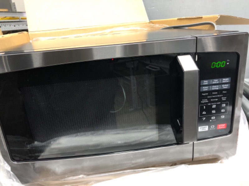 Photo 2 of *Tested* Toshiba ML2-EM31PAEBS 1.2 Cu. Ft. Microwave with Smart Sensor, Black Stainless Steel
