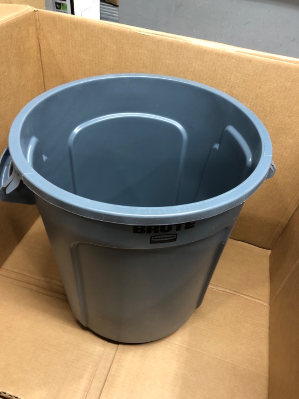 Photo 2 of *Missing Lid* Rubbermaid Commercial BRUTE Container with Venting Channels and Lid, Gray , 10 Gallon, (FG261000GRAY & FG260900GRAY ) Container w/ Lid 10G Gray