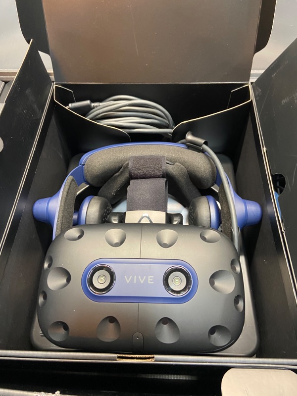 Photo 1 of HTC VIVE Pro 2 Virtual Reality System

