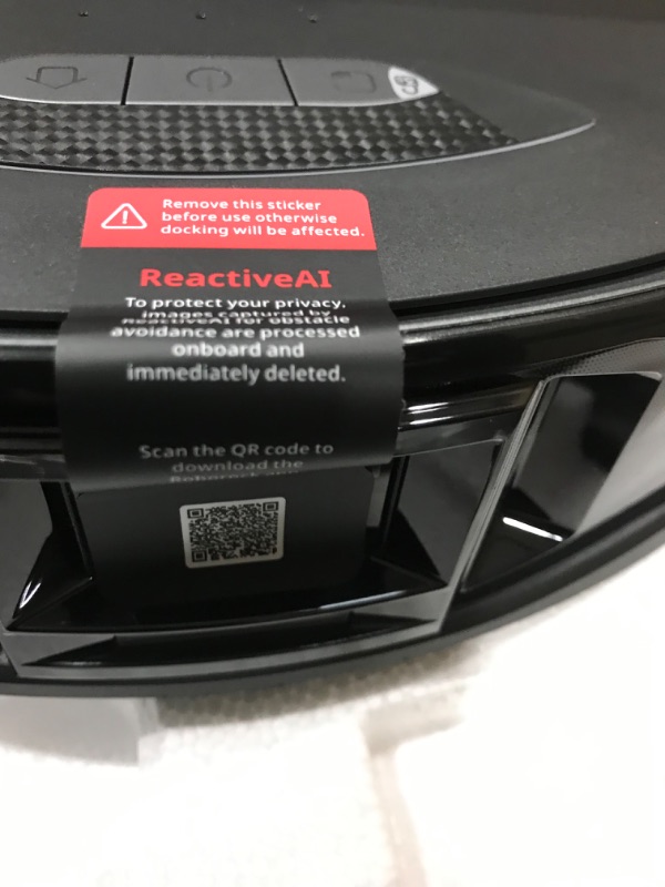 Photo 4 of Roborock S7MaxV Ultra Robot Vacuum and Sonic Mop
