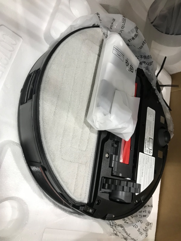 Photo 5 of **USED** WONT HOLD CHARGE** Roborock S7MaxV Ultra Robot Vacuum and Sonic Mop
