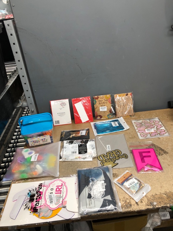Photo 1 of 15PCS PARTY BUNDLE 