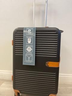 Photo 1 of 25 INCH UPRIGHT DEJUNO SUITCASE DURABLE 360 MOBILITY AND SECURE LOCK EXPANDABLE HARD SHELL CASE NEW $200