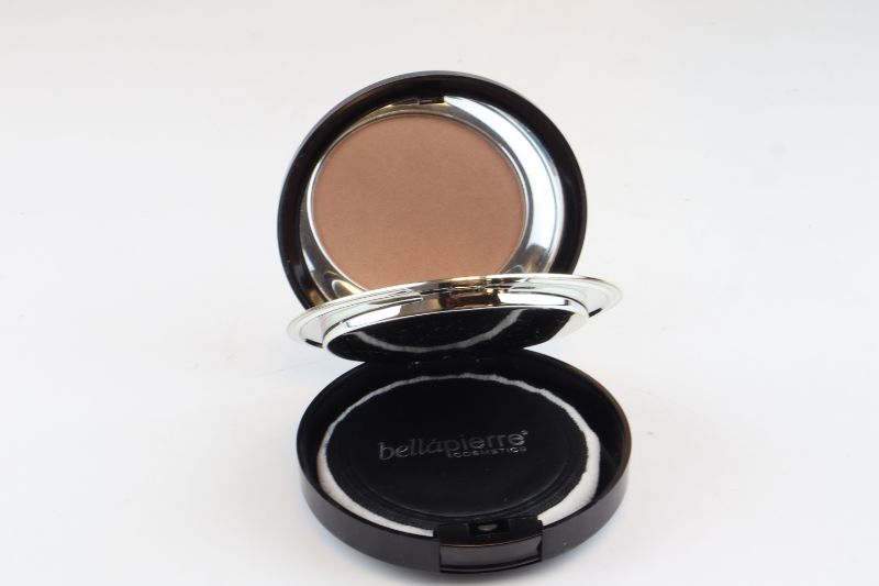 Photo 3 of STARSHINE COMPACT MINERAL BRONZER SILKY SMOOTH POWDER ADDS HEALTHY SUN KISSED GLOW TO ANY COMPLEXION TALC PARABEN SULFATES SYNTHETIC DYES NUTS AND GLUTEN FREE NEW 