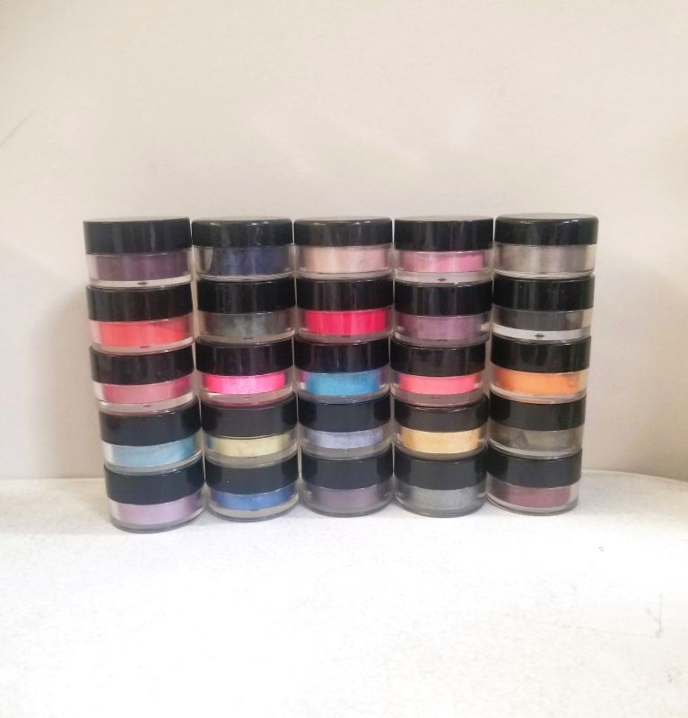 Photo 1 of 6 PACK VARIETY SHIMMER POWDER BY BELLA PIERRE MADE WITH 100 PERCENT MICA POWDER NO ADDED FILLER 100 PERCENT HYPOALLERGENIC USE WET OR DRY WITH BUSH NEW 