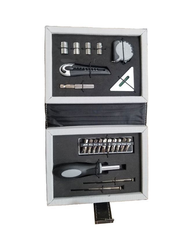 Photo 1 of 21 PIECE TOOL GIFT SET 14 BLOTS 1 LEVEL 1 APE MEASURER 1 KNIFE 2 MINI SCREWDRIVER 1 DRIVER BASE AND 1 EXTENDER NEW 