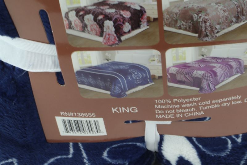 Photo 2 of KING SUPER SOFT FLANNEL BLANKET 100 PERCENT POLYESTER WASHABLE NEW 
