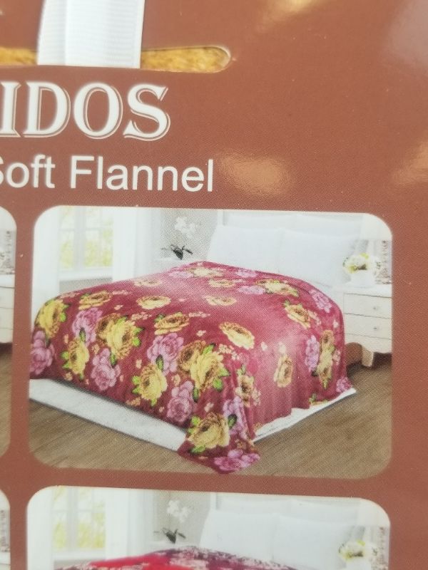 Photo 1 of KING SUPER SOFT FLANNEL BLANKET 100 PERCENT POLYESTER WASHABLE NEW 