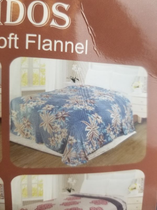 Photo 2 of KING SUPER SOFT FLANNEL BLANKET 100 PERCENT POLYESTER WASHABLE NEW 