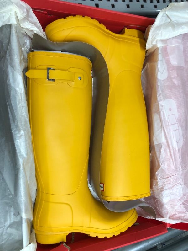 Photo 2 of **NEW** Hunter Original Women's Tall Waterproof Rain Boots 8 Violet