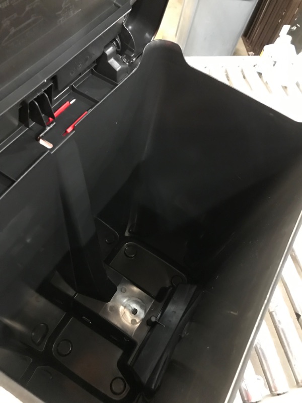 Photo 2 of 12.4 Gal. Y-Lid Rubbermaid Trashcan 