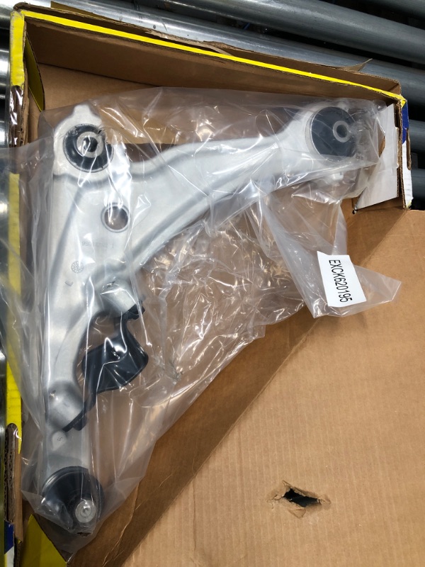 Photo 2 of MOOG RK620195 Control Arm and Ball Joint Assembly