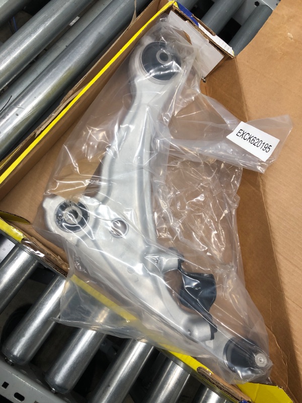 Photo 3 of MOOG RK620195 Control Arm and Ball Joint Assembly