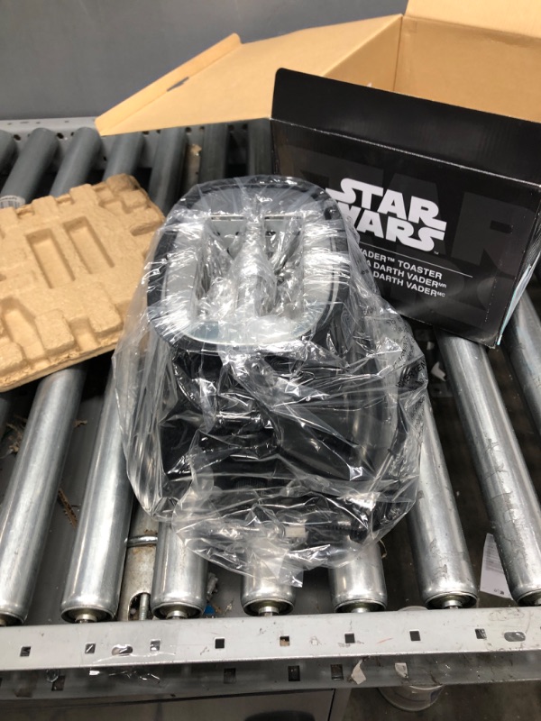 Photo 2 of ***TESTED WORKING*** Uncanny Brands Star Wars Darth Vader Halo Toaster - Lights-Up and Makes Lightsaber Sounds