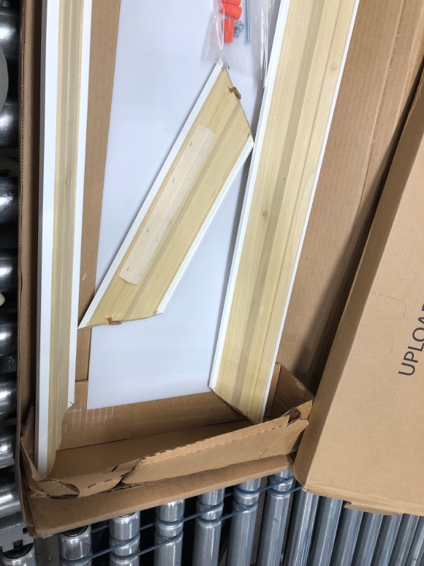 Photo 3 of **wood molding is broken ***
Lithonia Lighting FMFL 30840 CAML 4000K WH 4-Foot LED Linear Flush Mount, 2800 Lumens, 120 Volts, 35 Watts, Damp Listed, White 4000K | Cool White Cambridge White