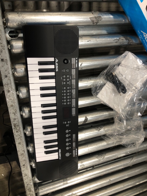 Photo 2 of Alesis Melody 32 and M-Audio HDH40 – Electric Keyboard Digital Piano with 32 Keys, Speakers, USB-MIDI Connectivity, Headphones and Piano Lessons Melody 32 + Headphones