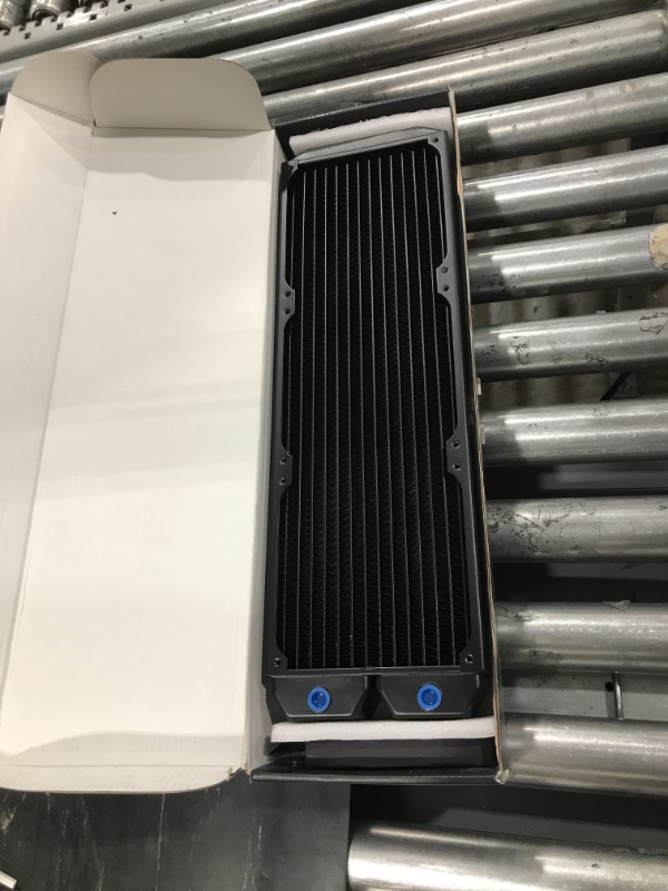 Photo 2 of Alphacool NexXxos UT60 Full Copper Radiator 420, 140mm x 3, Triple Fan, Black