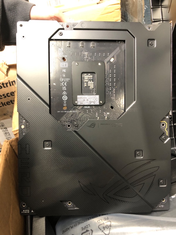 Photo 4 of Asus ROG Maximus Z790 Hero (LGA 1700) DDR5 ATX Motherboard
