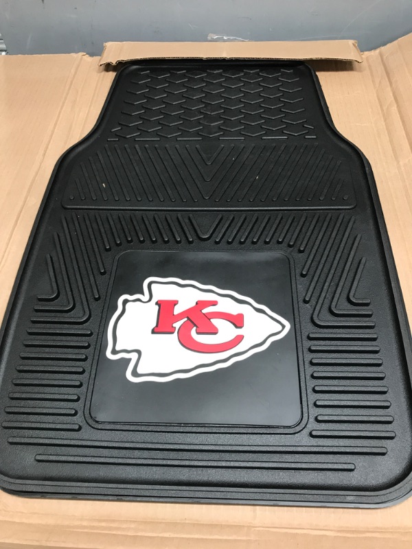 Photo 2 of FANMATS 8899 Kansas City Chiefs 2-Piece Heavy Duty Vinyl Car Mat Set, Front Row Floor Mats, All Weather Protection, Universal Fit, Deep Resevoir Design