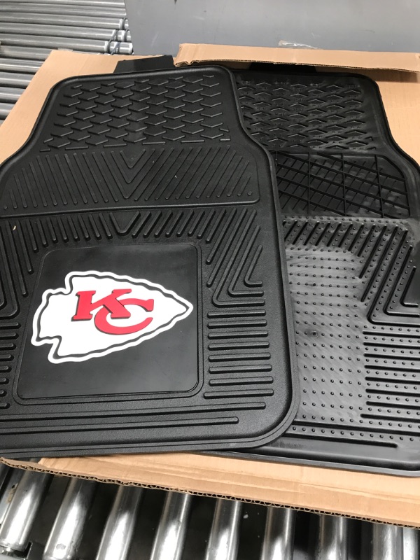 Photo 3 of FANMATS 8899 Kansas City Chiefs 2-Piece Heavy Duty Vinyl Car Mat Set, Front Row Floor Mats, All Weather Protection, Universal Fit, Deep Resevoir Design