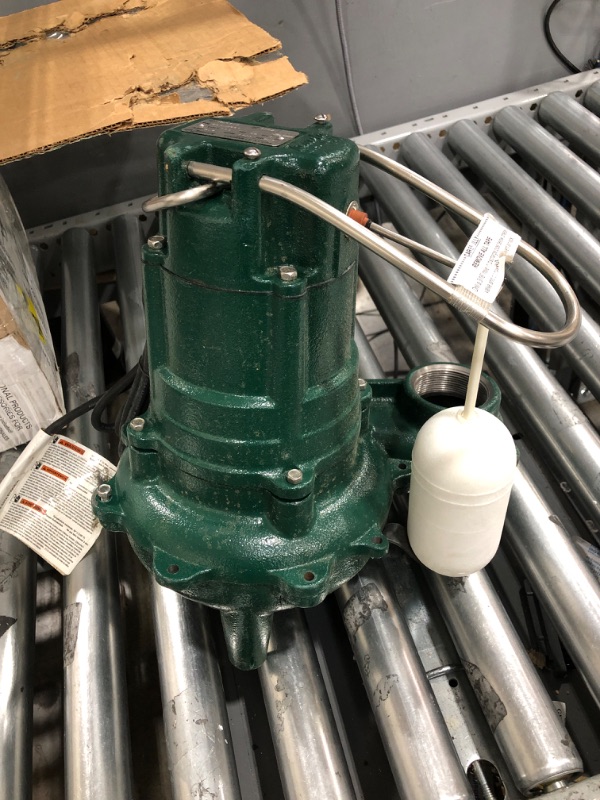 Photo 4 of "MISSING SCREWS" Zoeller BE270 Waste Mate 230 Volt 1 HP Submersible Pump w/Variable Level Float Switch