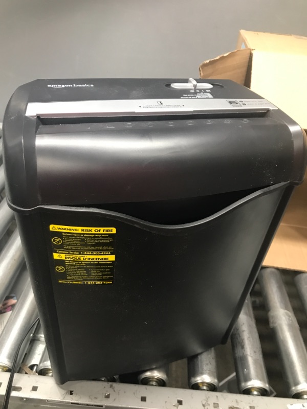 Photo 3 of ***TESTED WORKING*** Amazon Basics 6-Sheet Cross-Cut Paper and Credit Card Home Office Shredder 6 Sheet Shredder