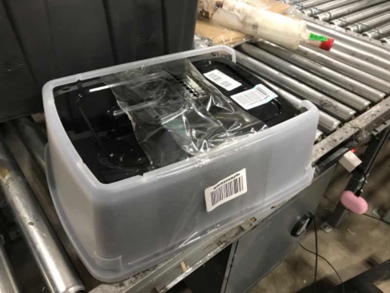 Photo 1 of IRIS USA Open Top Cat Litter Tray with Scoop and Scatter Shield, Sturdy Easy to Clean Open Air Kitty Litter Pan with Tall Spray and Scatter Shield, Black/Clear