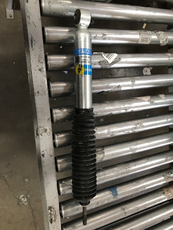 Photo 2 of Bilstein B8 17-19 Ford F250/350 Front Shock Absorber (Front Lifted Height 4in) (24-285285)