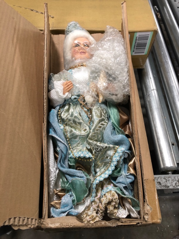 Photo 2 of ** USED**SEA SHELL NEEDS TO BE GLUED BACK ON**  Karen Didion Coastal Mrs. Claus Figurine
