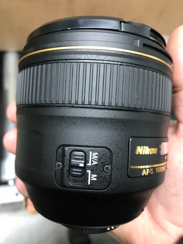 Photo 4 of Nikon AF-S FX NIKKOR 85mm f/1.4G Lens with Auto Focus for Nikon DSLR Cameras with UV Protection Lens Filter - 77 mm w/ UV Filter