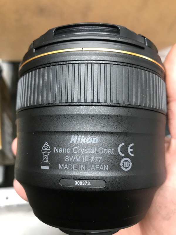 Photo 3 of Nikon AF-S FX NIKKOR 85mm f/1.4G Lens with Auto Focus for Nikon DSLR Cameras with UV Protection Lens Filter - 77 mm w/ UV Filter