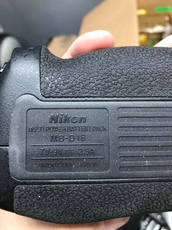 Photo 4 of Nikon Multi-Power Battery Pack MB-D16