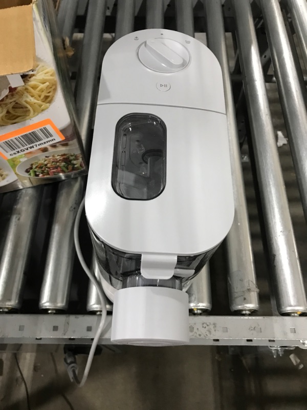 Photo 2 of ***USED/MISSING PART***Philips Compact Pasta and Noodle Maker with 3 Interchangeable Pasta Shape Plates - White - HR2370/05