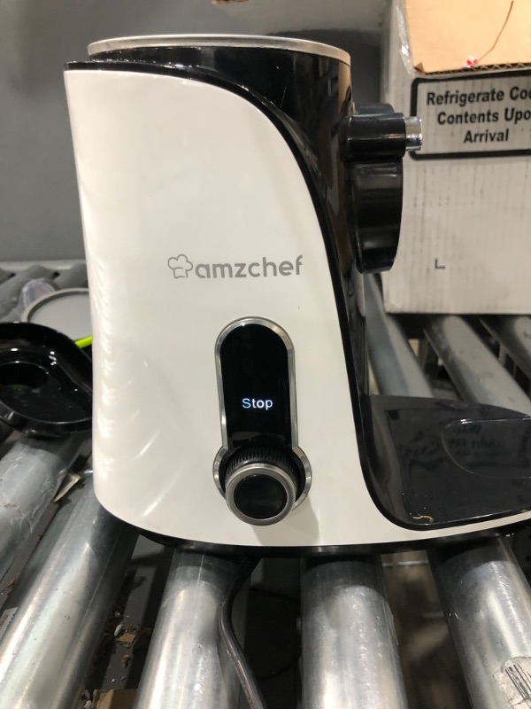 Photo 1 of AMZCHEF Slow Juicer with Two Speed Modes GM3001 White
