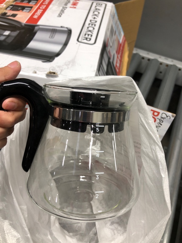 Photo 3 of **TESTED/ TURNS ON** Black+Decker™ 4-in-1 5-Cup* Station Coffeemaker