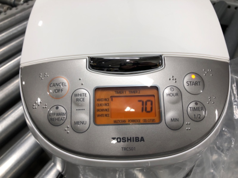 Photo 2 of ***TESTED/ TURNS ON** Toshiba Rice Cooker 6 Cups Uncooked (3L) with Fuzzy Logic and One-Touch Cooking, White Normal