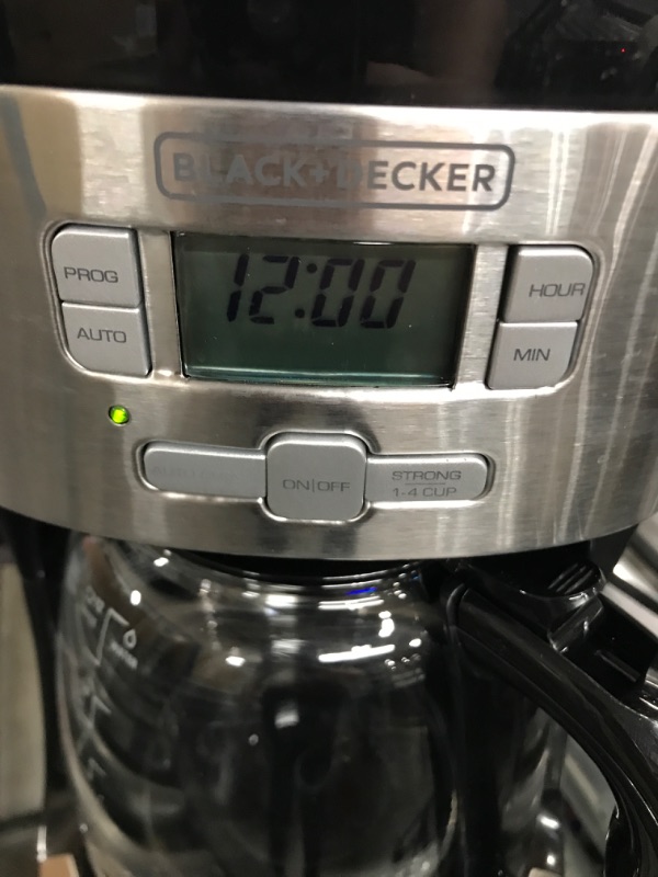 Photo 3 of  *** POWERS ON *** BLACK+DECKER 12-Cup Programmable Coffee Maker, Black