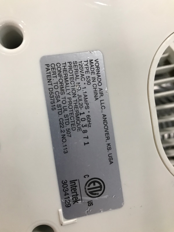Photo 1 of **TESTED/ TURNS ON*** Vornado 530 Compact Whole Room Air Circulator Fan, White White Fan