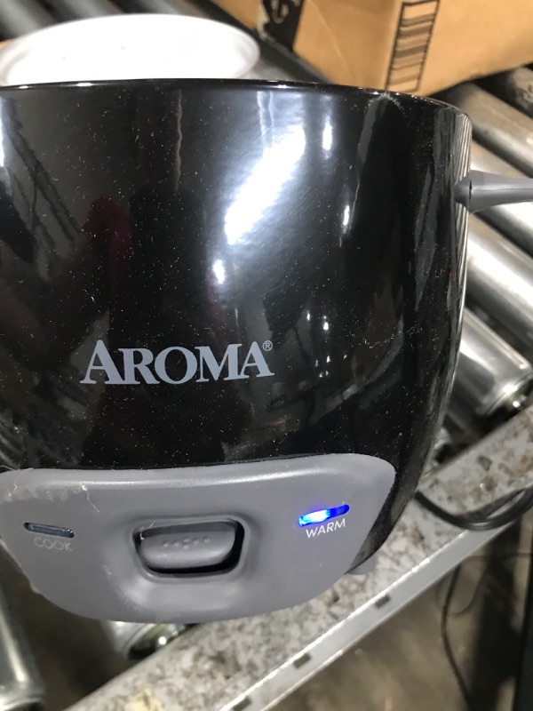 Photo 2 of ***TESTED/ TURNS ON**** Aroma Housewares 6-Cup (Cooked) Pot-Style Rice Cooker and Food Steamer, Black ARC-743-1NGB