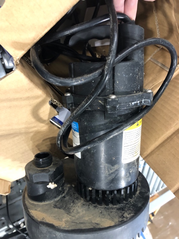 Photo 2 of Acquaer 1/3HP Sump Pump, 3040GPH Submersible Clean/Dirty Water Pump with Automatic Float Switch and 10ft Power Cord Sub Pump for Basement, Pool, Pond, Drain, Flooded Cellar, Aquarium and Irrigation 1/3HP 3040GPH** VERY DIRTY**BEEN USED